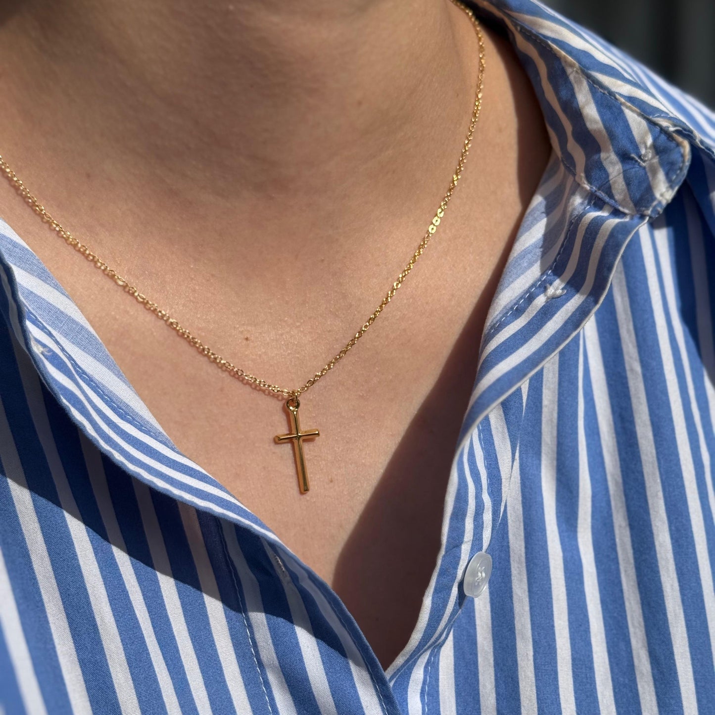 Collar Cruz Piramide