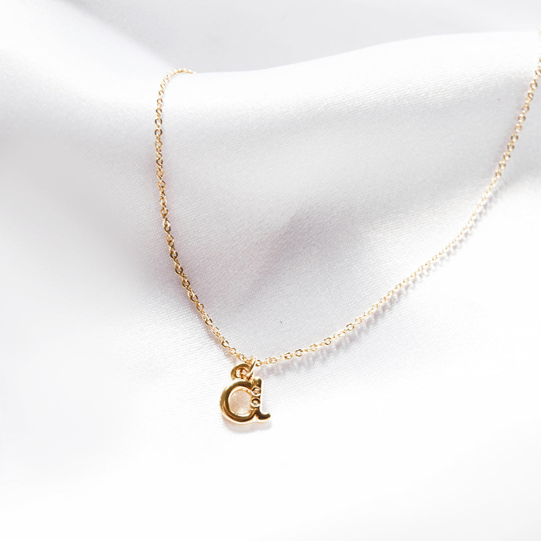 Collar inicial cursiva